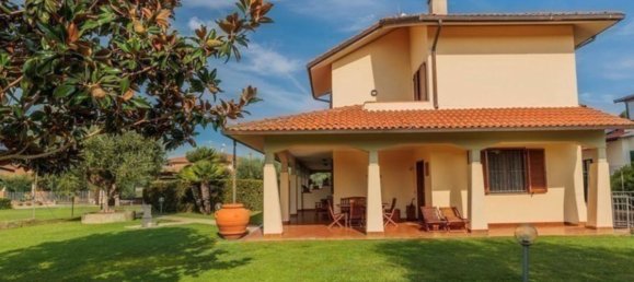 8 rooms Villa in Forte dei Marmi, Italy No. 139147 2