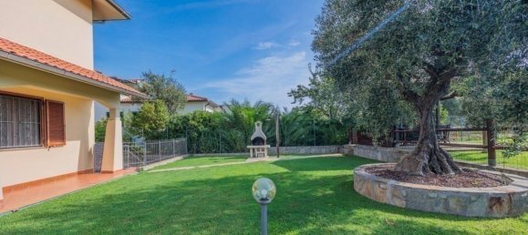 8 rooms Villa in Forte dei Marmi, Italy No. 139147 5