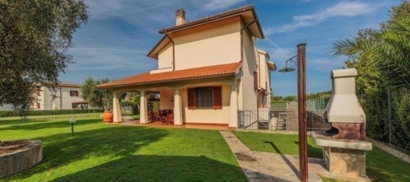 8 rooms Villa in Forte dei Marmi, Italy No. 139147 3