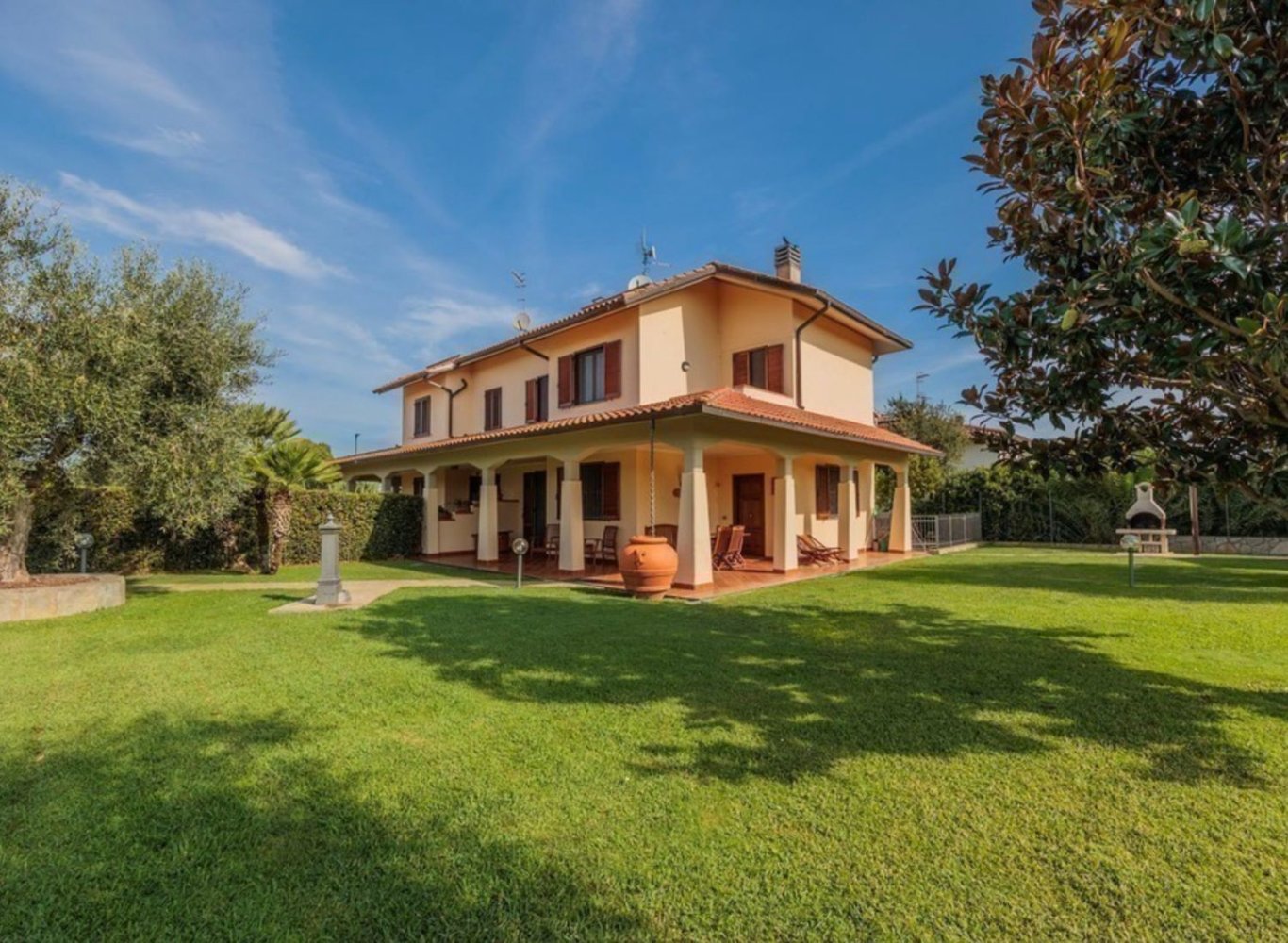 8 rooms Villa in Forte dei Marmi, Italy No. 139147