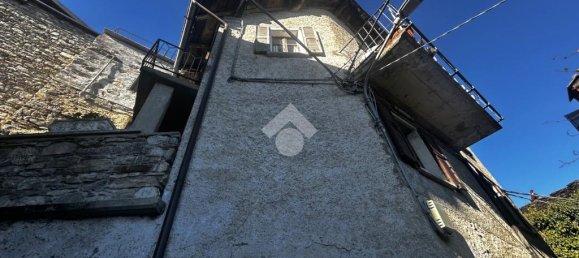 2 bedrooms House in Montemezzo, Italy No. 60193 14