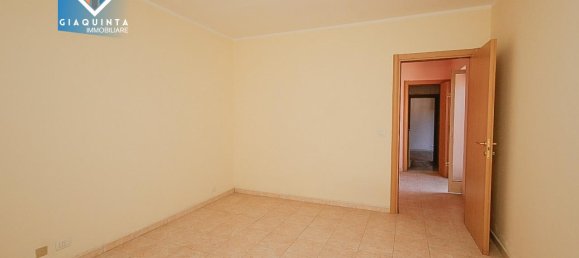 Casa de 4 habitaciónes en Palagonia, Italy No. 235508 3