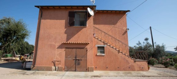 4 bedrooms House in Capalbio, Italy No. 92886 10