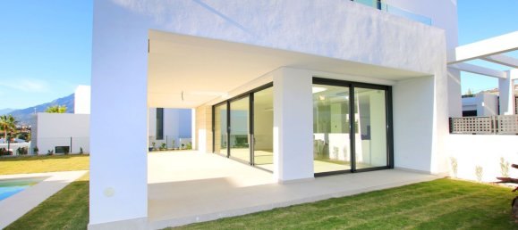 Villa de 4 dormitorios en Marbella, Spain No. 98887 35