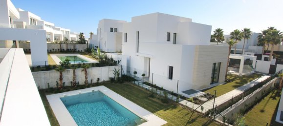 Villa de 4 dormitorios en Marbella, Spain No. 98887 29