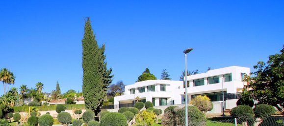 Villa de 4 dormitorios en Marbella, Spain No. 98887 36