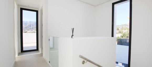 Villa de 4 dormitorios en Marbella, Spain No. 98887 19