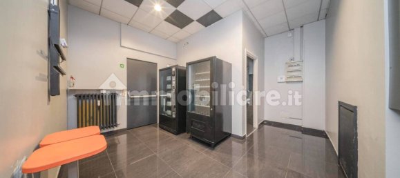 Коммерческая недвижимость с 2 комнатами в Турин, Италия № 351828 11