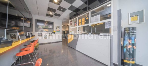 Коммерческая недвижимость с 2 комнатами в Турин, Италия № 351828 7