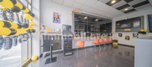 Коммерческая недвижимость с 2 комнатами в Турин, Италия № 351828 6