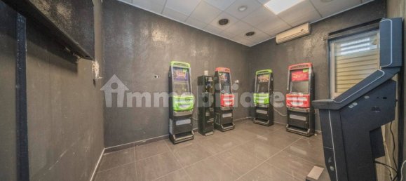 Коммерческая недвижимость с 2 комнатами в Турин, Италия № 351828 12