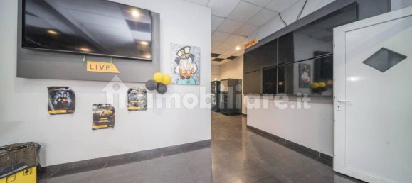 Коммерческая недвижимость с 2 комнатами в Турин, Италия № 351828 10