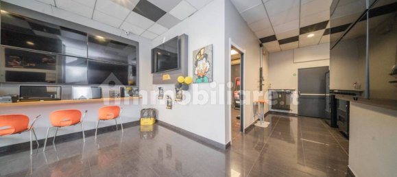 Коммерческая недвижимость с 2 комнатами в Турин, Италия № 351828 9