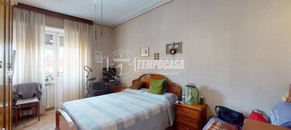 2 bedrooms Apartment in Turin, Italy No. 177019 7