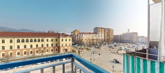 2 bedrooms Apartment in Turin, Italy No. 177019 20