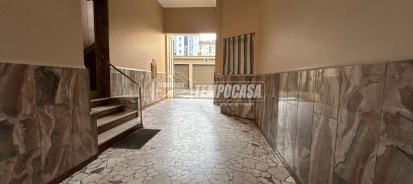 2 bedrooms Apartment in Turin, Italy No. 177019 21