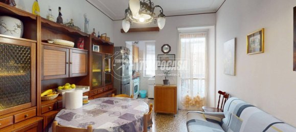 2 bedrooms Apartment in Turin, Italy No. 177019 2