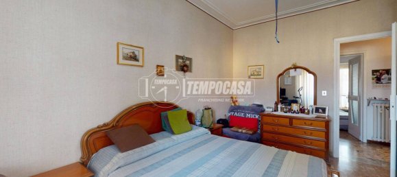 2 bedrooms Apartment in Turin, Italy No. 177019 9