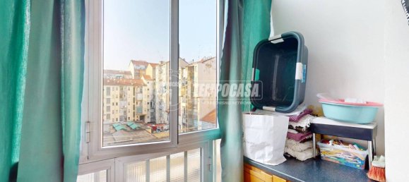 2 bedrooms Apartment in Turin, Italy No. 177019 18