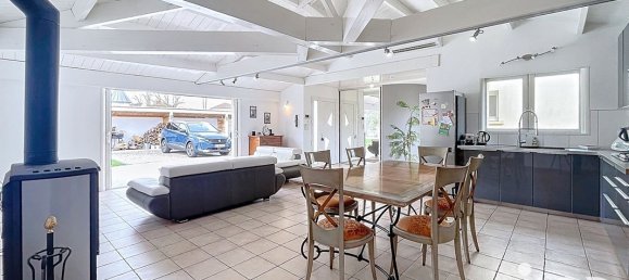 5 bedrooms House in Forges, France No. 102960 4