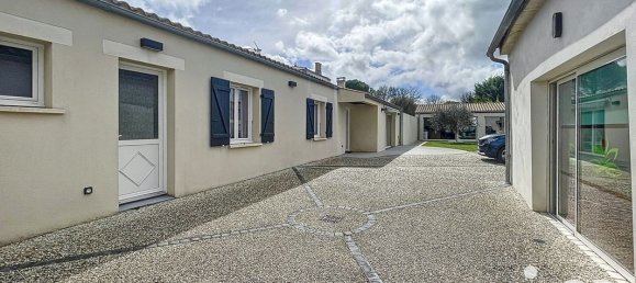 5 bedrooms House in Forges, France No. 102960 6