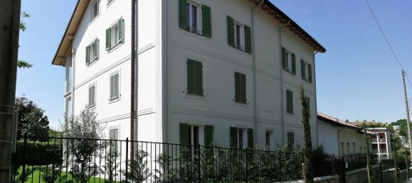 3 rooms Apartment in Inverigo, Italy No. 12851 2