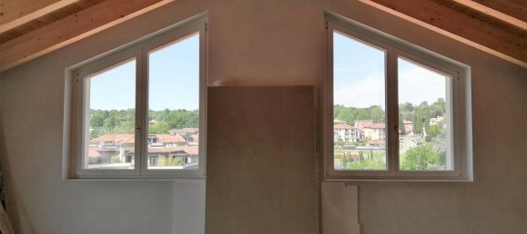 3 rooms Apartment in Inverigo, Italy No. 12851 8