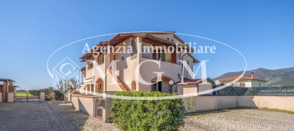 1 bedroom Apartment in Calcinaia, Italy No. 49210 2