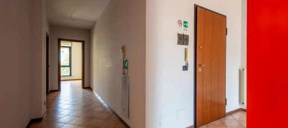 4 rooms Apartment in Turin, Italy No. 53206 3