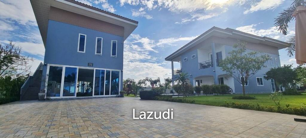 4 bedrooms Cafe / restaurant in Sattahip, Thailand No. 15793