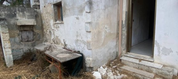 Villa de 2 habitaciónes en Oria, Italy No. 350282 4