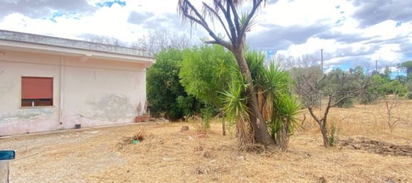 Villa de 2 habitaciónes en Oria, Italy No. 350282 2