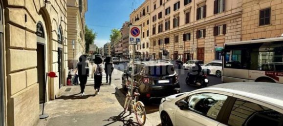 3 bedrooms Apartment in Rome, Italy No. 286435 22