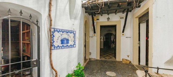 315m² Commercial property in Lisbon, Portugal No. 251711 23