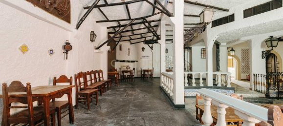 315m² Commercial property in Lisbon, Portugal No. 251711 9