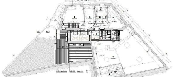 315m² Commercial property in Lisbon, Portugal No. 251711 35