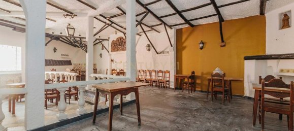 315m² Commercial property in Lisbon, Portugal No. 251711 5