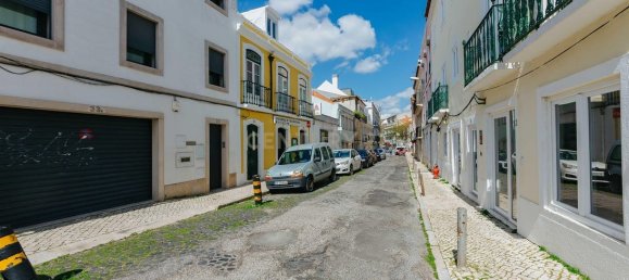 315m² Commercial property in Lisbon, Portugal No. 251711 27