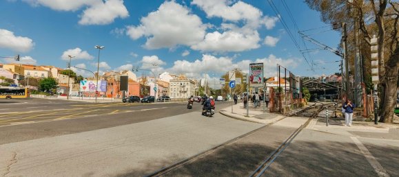 315m² Commercial property in Lisbon, Portugal No. 251711 29