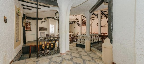 315m² Commercial property in Lisbon, Portugal No. 251711 2