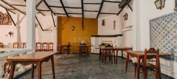 315m² Commercial property in Lisbon, Portugal No. 251711 6