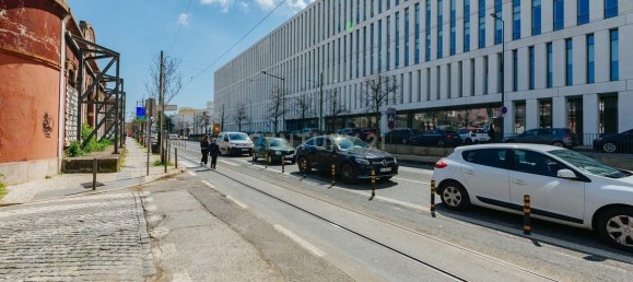 315m² Commercial property in Lisbon, Portugal No. 251711 34