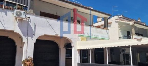 Квартира с 3 спальнями в Ардеа, Италия № 348271 17