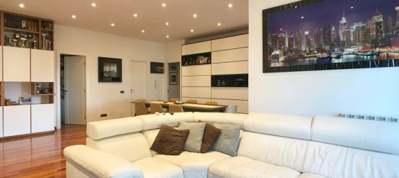 5 rooms Apartment in Rome, Italy No. 28238 5