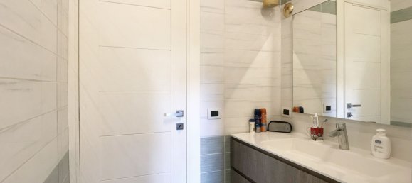 5 rooms Apartment in Rome, Italy No. 28238 48