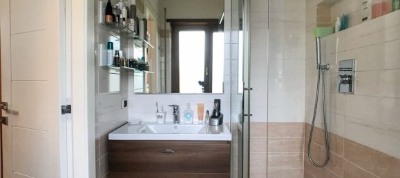 5 rooms Apartment in Rome, Italy No. 28238 31