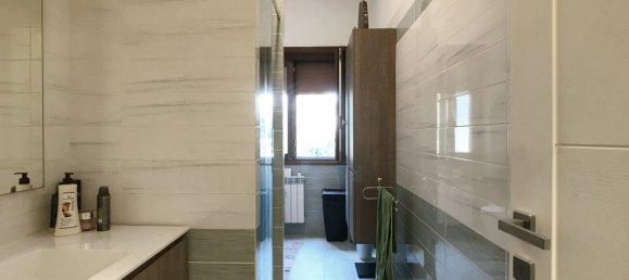 5 rooms Apartment in Rome, Italy No. 28238 45