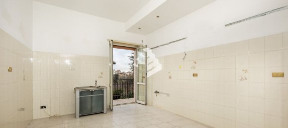 2 rooms Apartment in Rome, Italy No. 67315 2