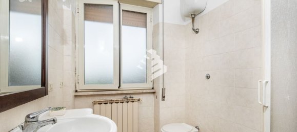 2 rooms Apartment in Rome, Italy No. 67315 8