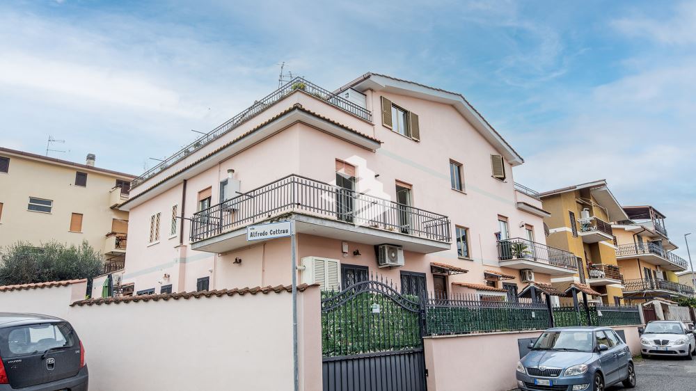 2 rooms Apartment in Rome, Italy No. 67315